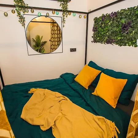 Urbanjungle - Your Trendy Loft In דירה *