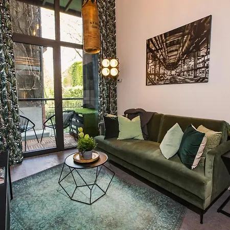 Apartament Urbanjungle - Your Trendy Loft In